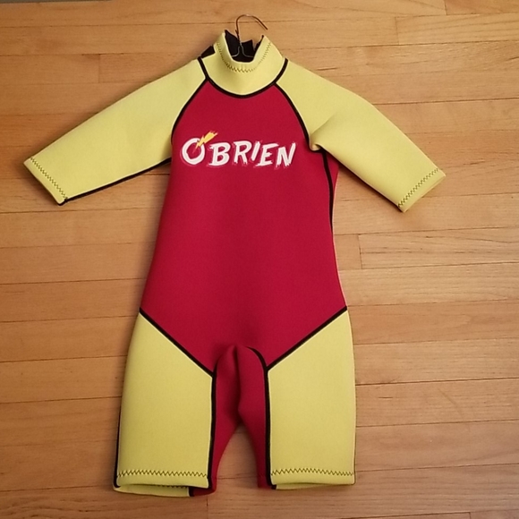 O'Brien child's short wet suit - Picture 1 of 5